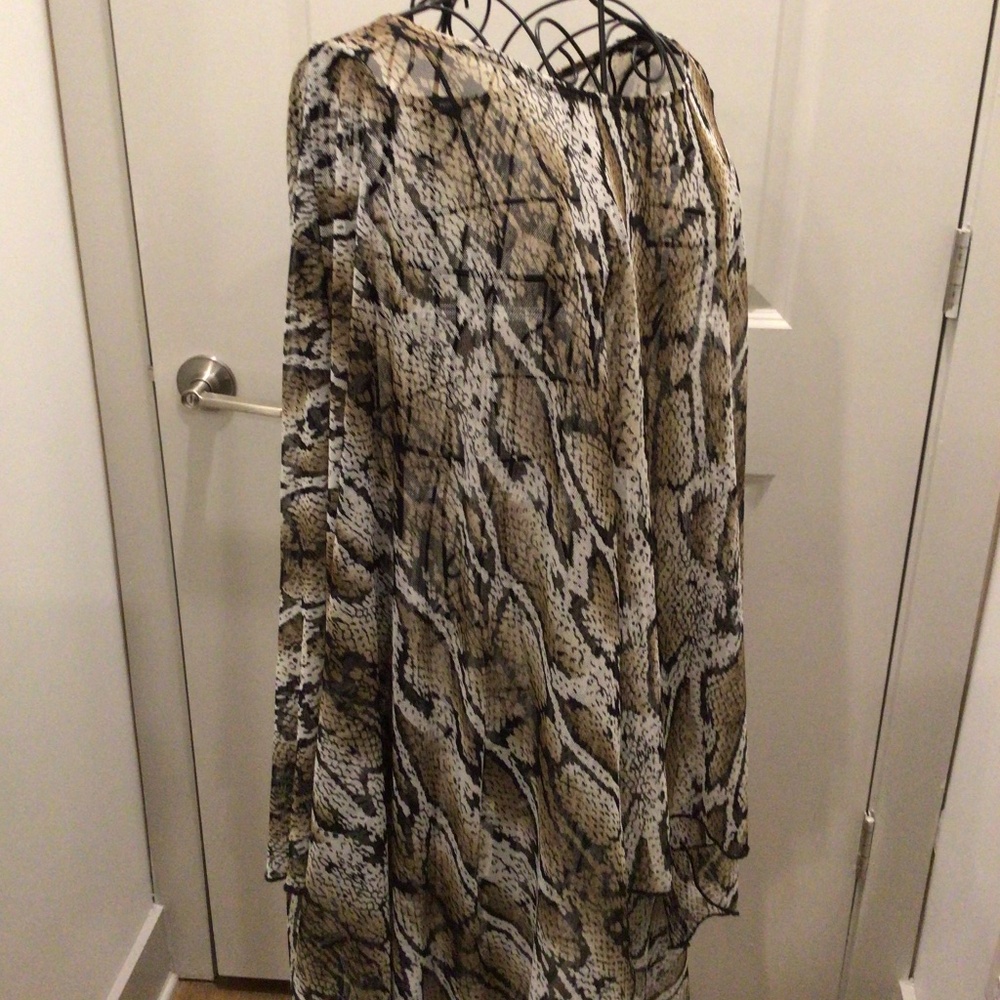 Cha Cha Vente Sheer Snakeskin Tunic Cover Up - Picture 5 of 7
